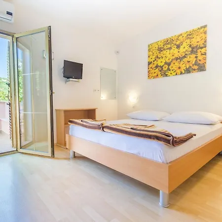 & Nikica Penzion Baška