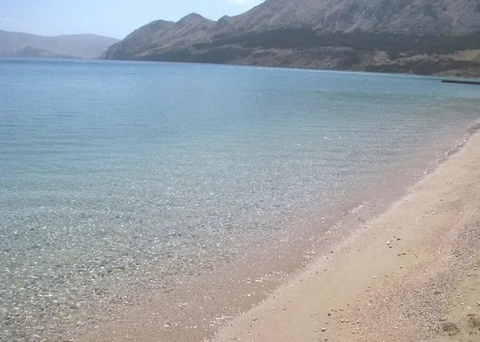 & Nikica Πανσιόν Baška