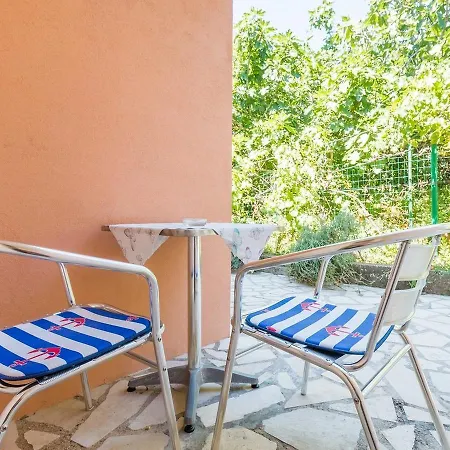Guest house & Nikica Baska (Krk)